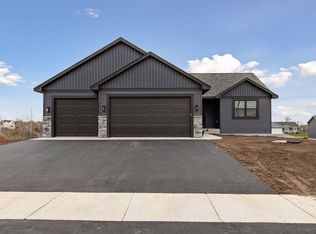 437 Coyote Way, New Richmond, WI 54017
