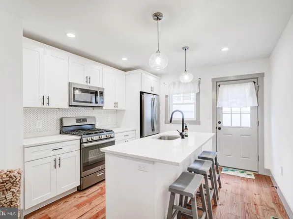 2142 E Albert St, Philadelphia, PA 19125