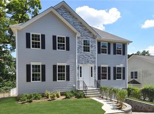 6 Cherokee Rd, Yonkers, NY 10710