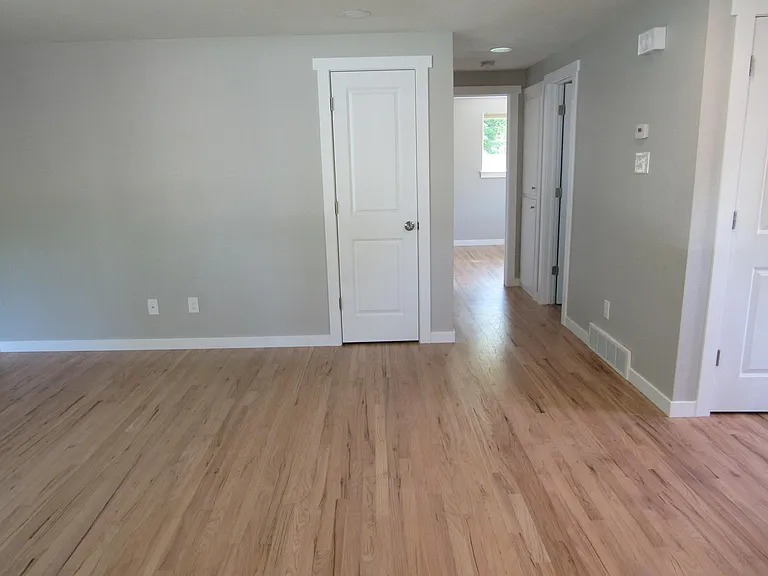 1111 Judson St — Photo 6