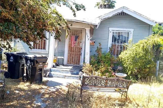 355 E 91st St — Photo 16