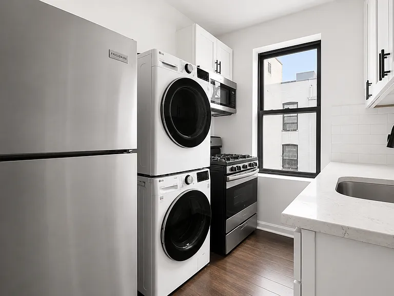 2254 5th Ave #16 — Photo 11