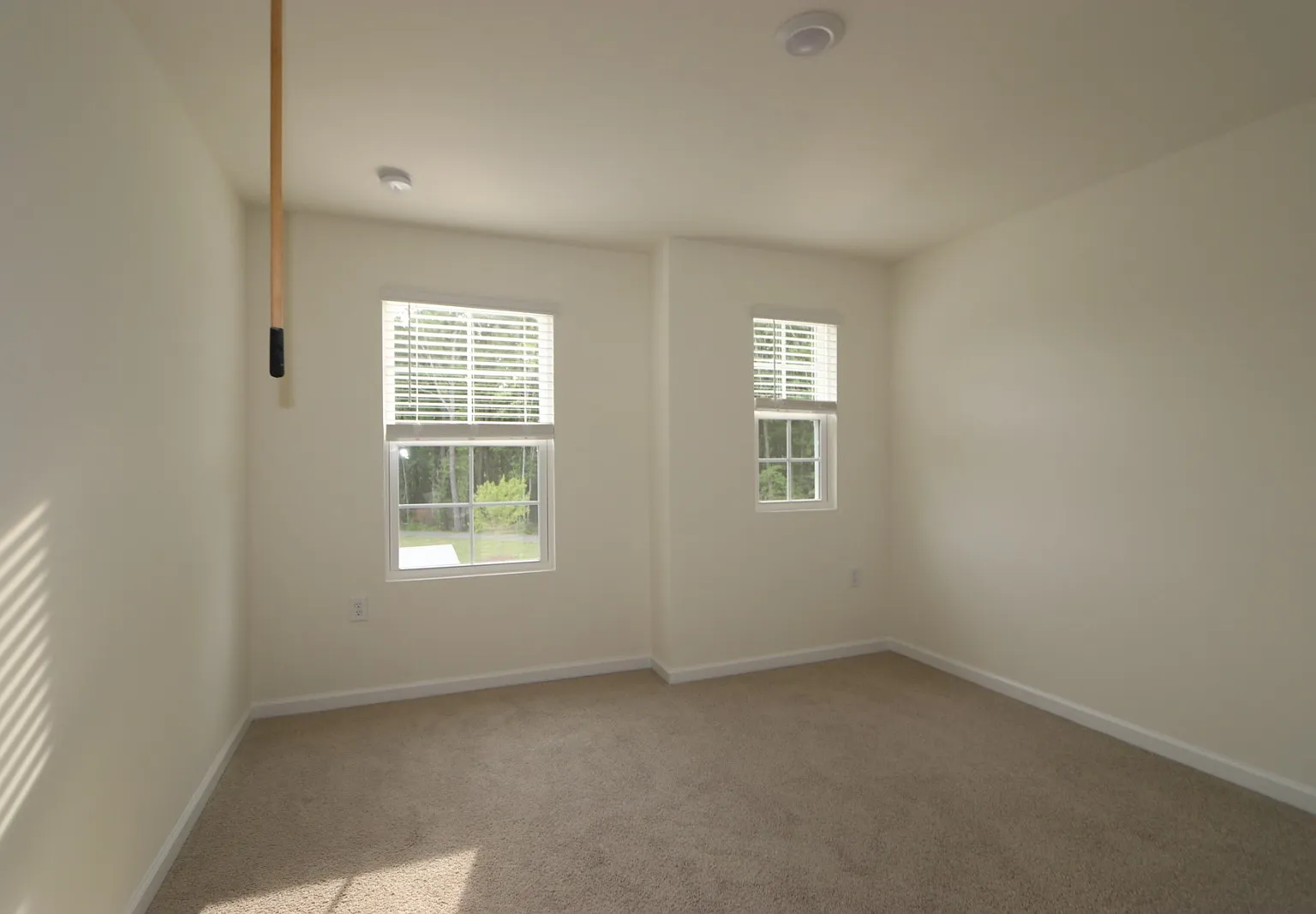 3 bed, 2.5 bath, 1916 sqft, $2,250 — Photo 2