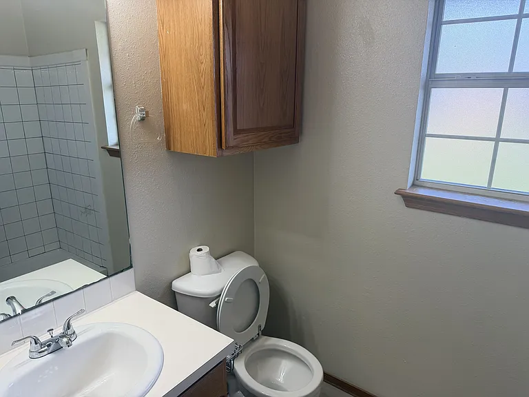 2424 N Keller Dr — Photo 6
