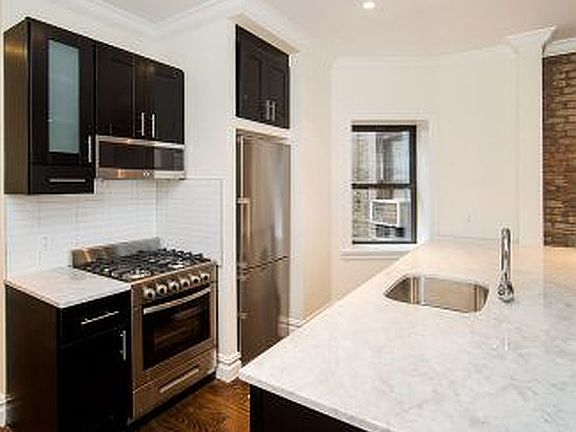 3rd image of 47 Clinton St #Penthouse 7