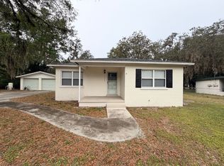 1009 N Forbes Rd, Plant City, FL 33566