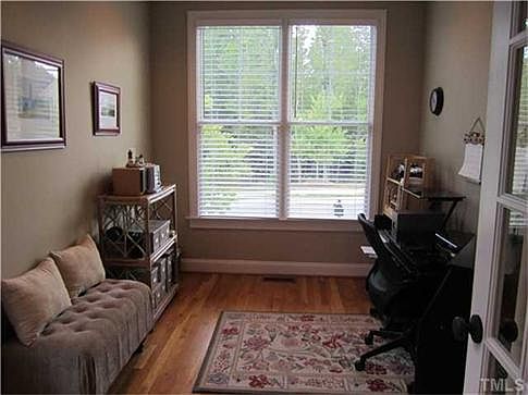 5th image of 412 Jewell Dr