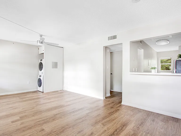 The Henry Apartments — Photo 34