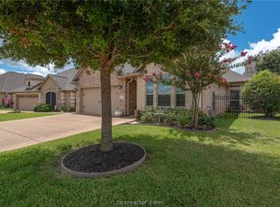 1712 Lakeshore Ct, College Station, TX 77845