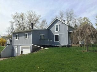 4821 Railroad St, Highland, MI 48357