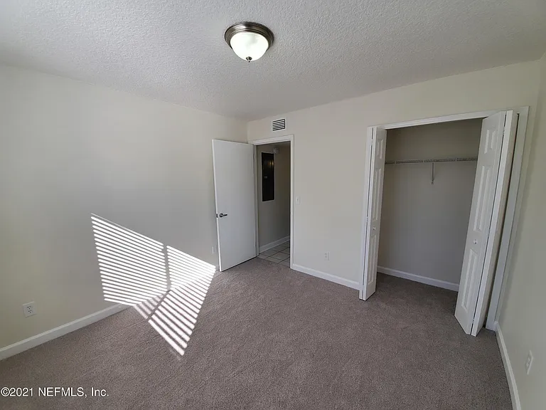 1024 Snug Harbour Ct — Photo 23