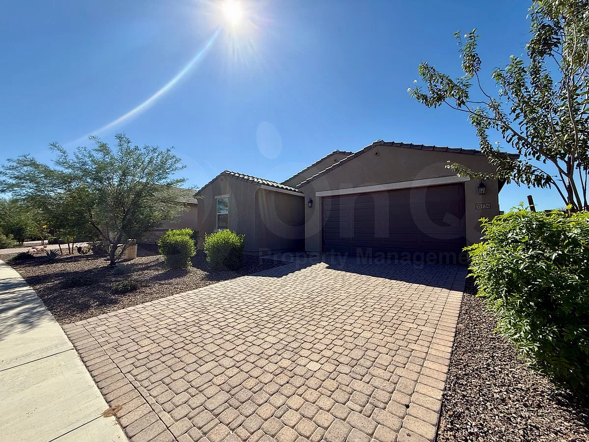 5 bed, 3.0 bath, 2413 sqft, $3,500 — Photo 3