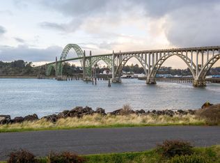 2622 SW Brant St, Newport, OR 97365