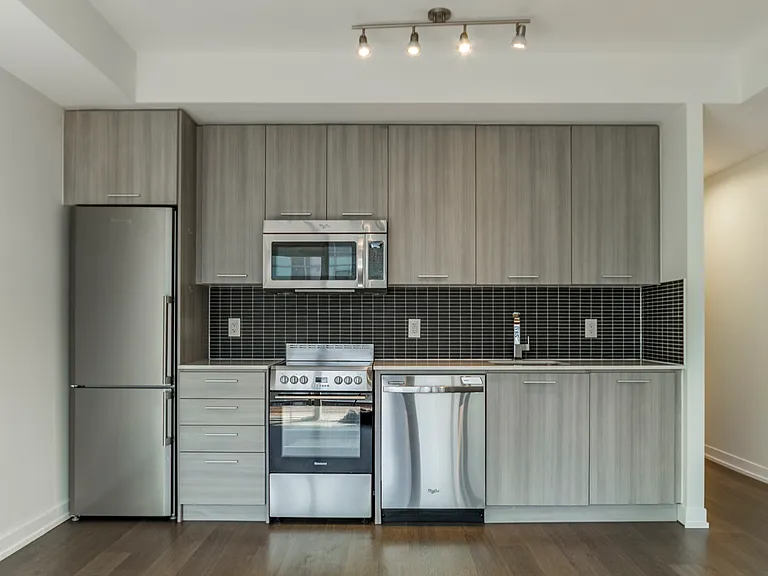 105 George St #713 — Photo 13