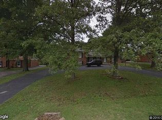 657 N Mosley Rd, Saint Louis, MO 63141