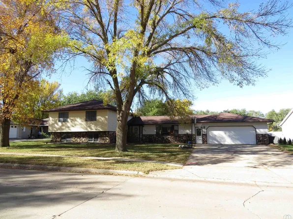 533 12th Ave SW, Le Mars, IA 51031