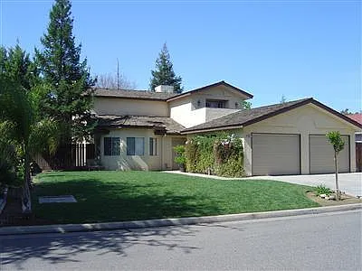 6357 N Barcus Ave — Photo 1
