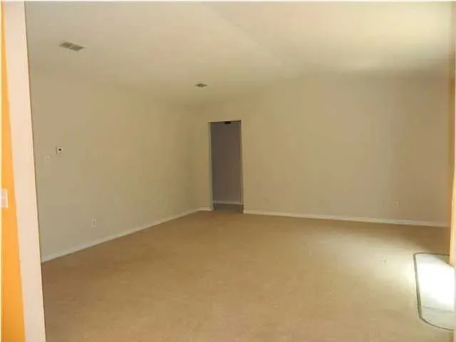 795 Royal Woods Dr W — Photo 7