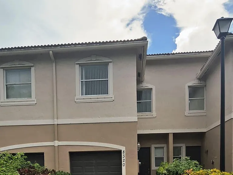 8320 Lagos De Campo Blvd — Photo 2