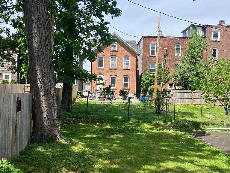 6 S Cedar St — Photo 44
