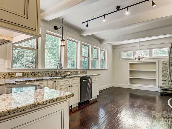4th image of 35 Hilltop Cir N #16