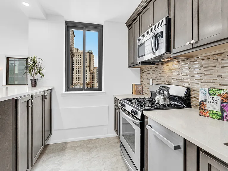 280 Park Ave S #26M — Photo 3