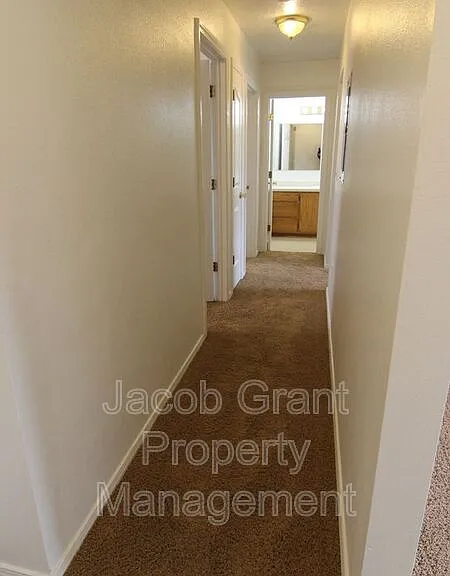 385 Golden St #4 — Photo 3