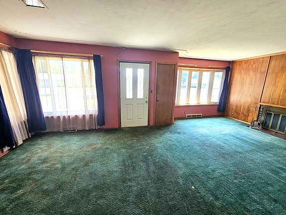 3rd image of 143 Laurel Dr