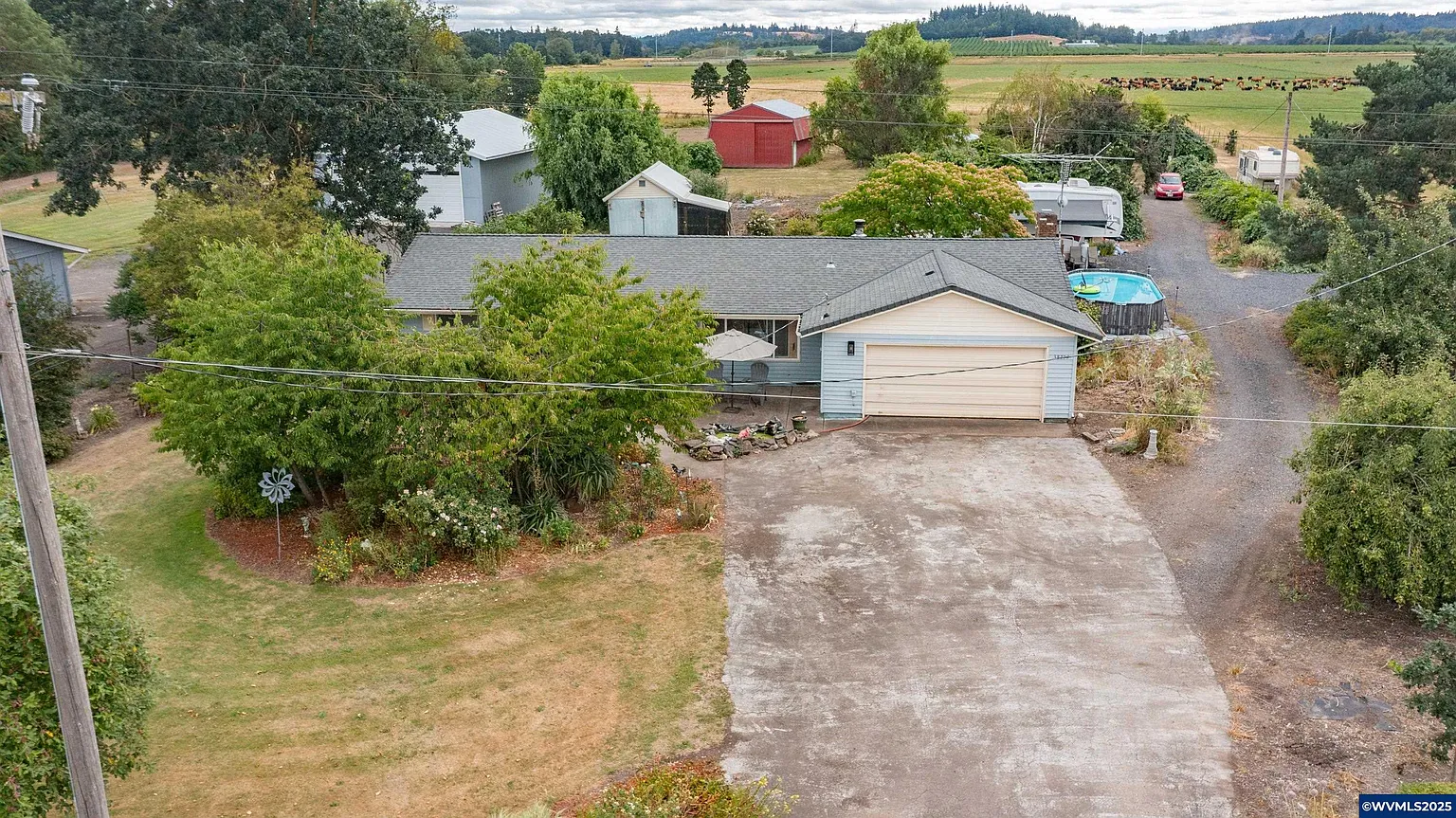 38973 Groshong Rd NE photo 1