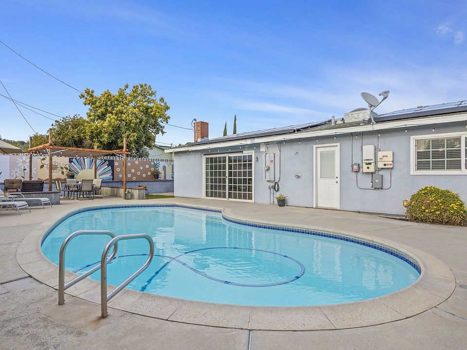 1st image of 243 Gardenia Ave