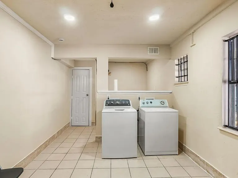 2819 Berry St #1 — Photo 11