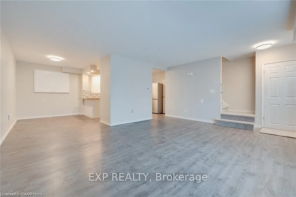 3 bed, $2,100 — Photo 4