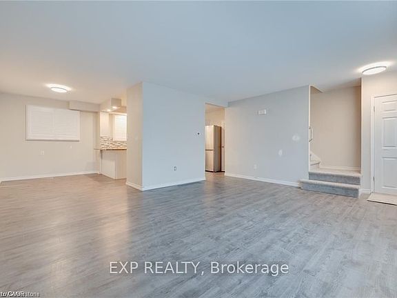 4th image of 78 Bee St #8