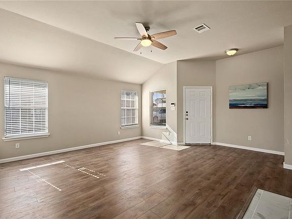 5th image of 126 Hanstrom Dr