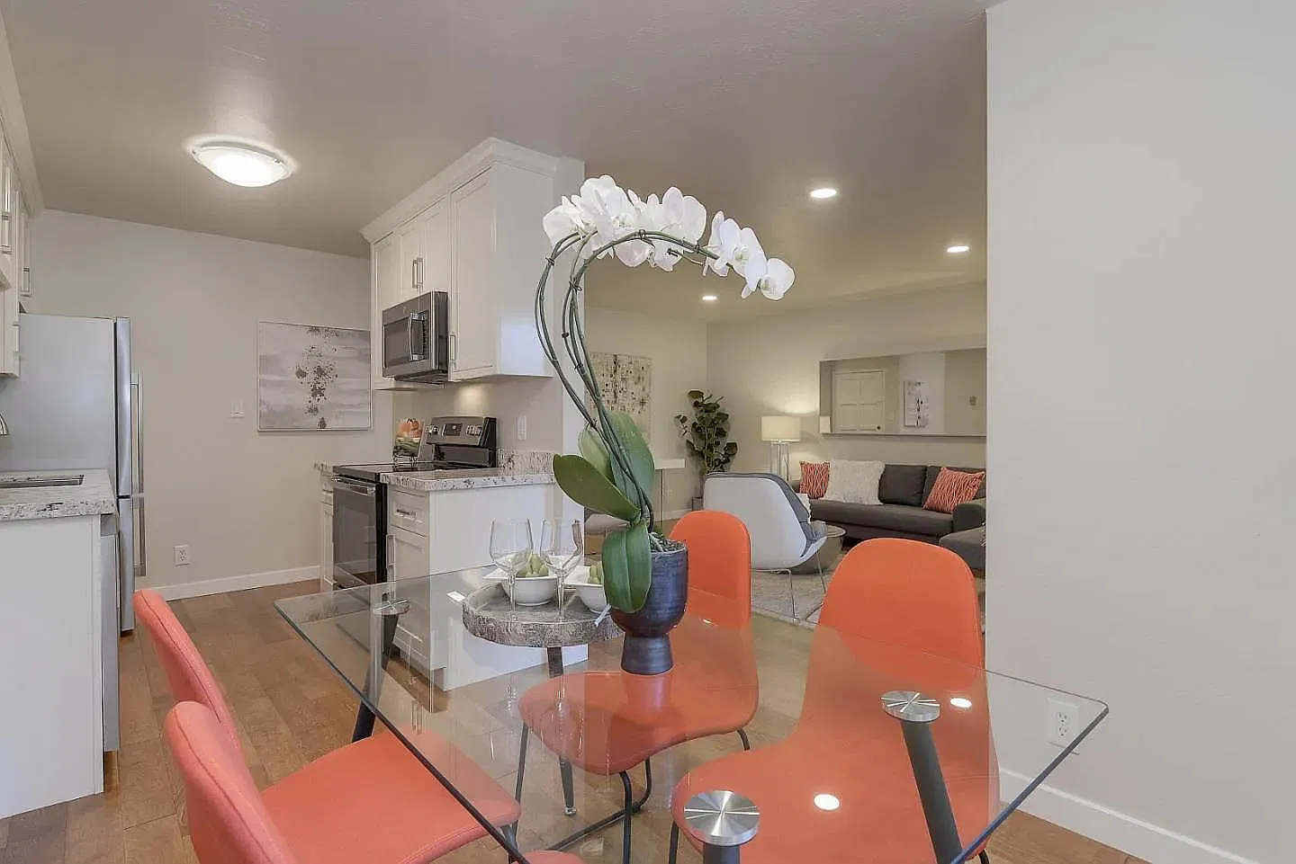 1 bed, 668 sqft, $3,100 — Photo 2