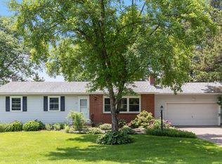 77 Sundown Dr, Williston, VT 05495