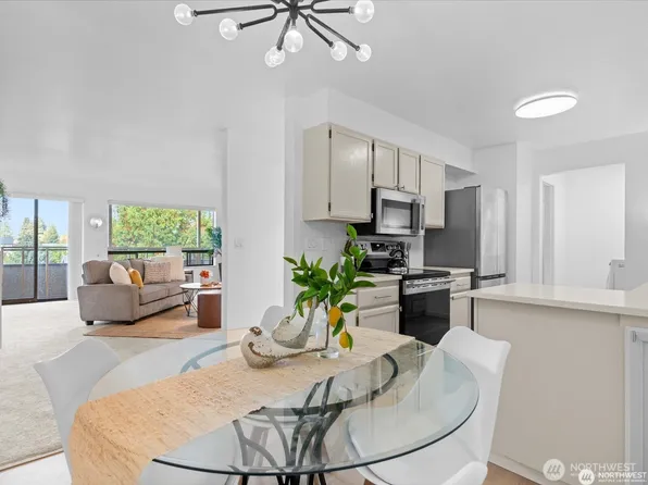8501 12th Avenue NW #406, Seattle, WA 98117