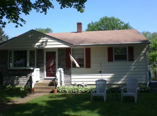 14 Farmer Dr, Allentown, NJ 08501