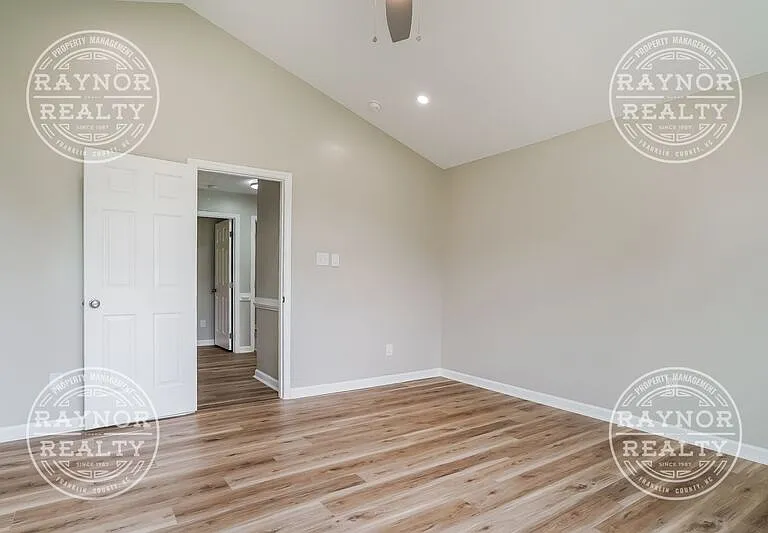 118 Murphy Dr — Photo 8
