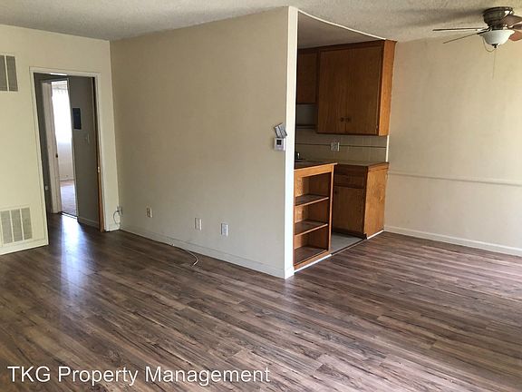 3rd image of 1677 N Lake Ave APT 8