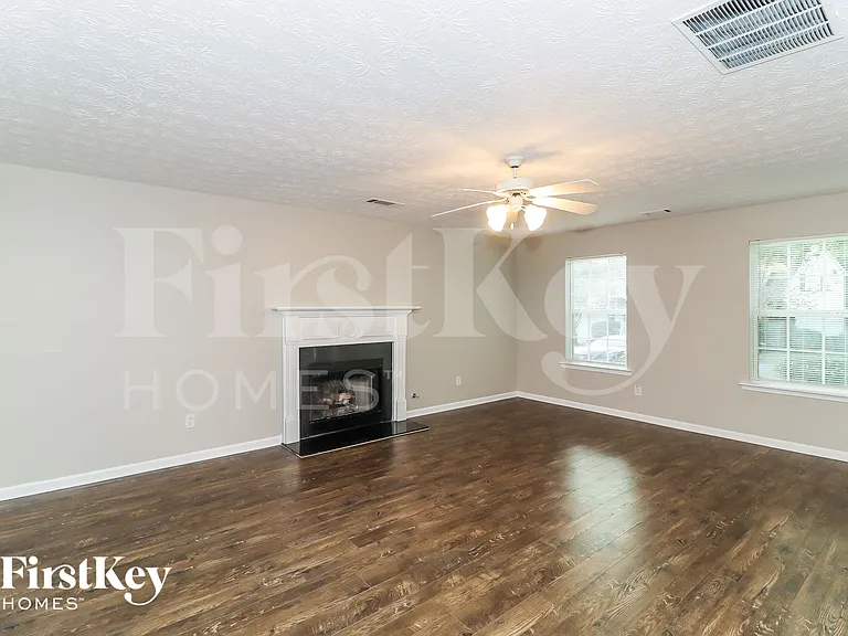 5491 Skylar Creek Ln — Photo 3