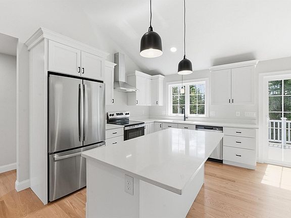 5th image of 10 Foster Rd