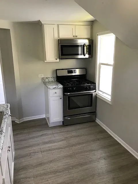 Building Photo - 230 S Lincoln Ave #2