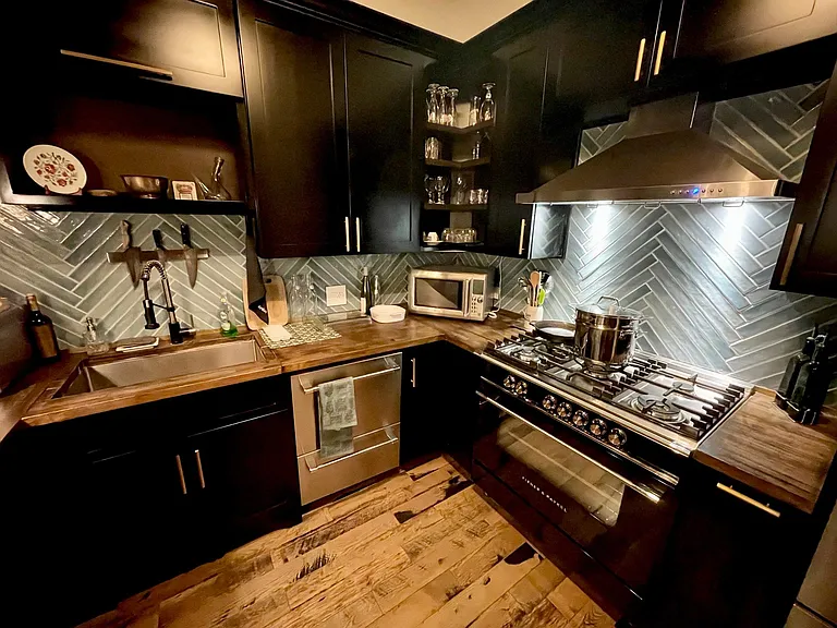 913 W Van Buren St #7F — Photo 9