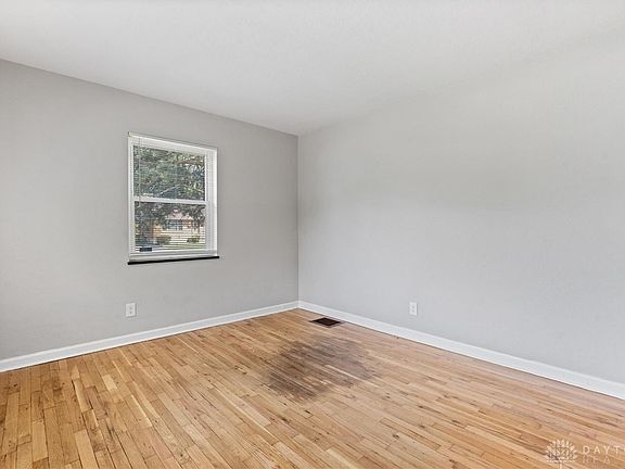 4th image of 2500 Oak Park Ave