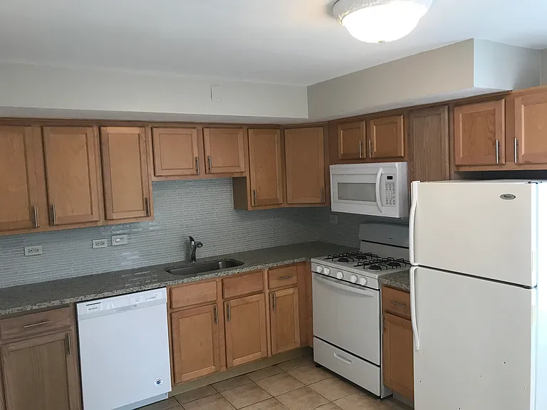 6756 N Sauganash Ave #GN — Photo 1