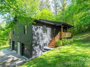 4 Smokey Mountain Dr, Swannanoa, NC 28778