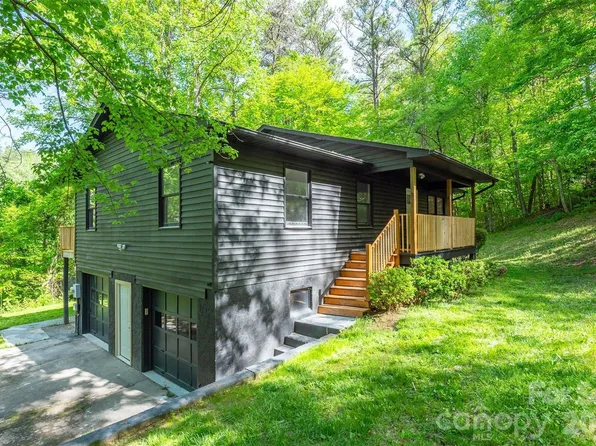 4 Smokey Mountain Dr, Swannanoa, NC 28778