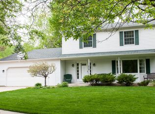 719 19th Ave SW, Rochester, MN 55902