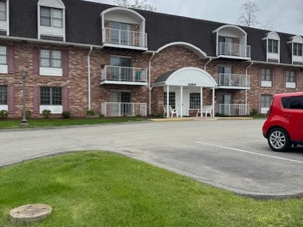 409 Clubhouse Dr, Washington, PA 15301